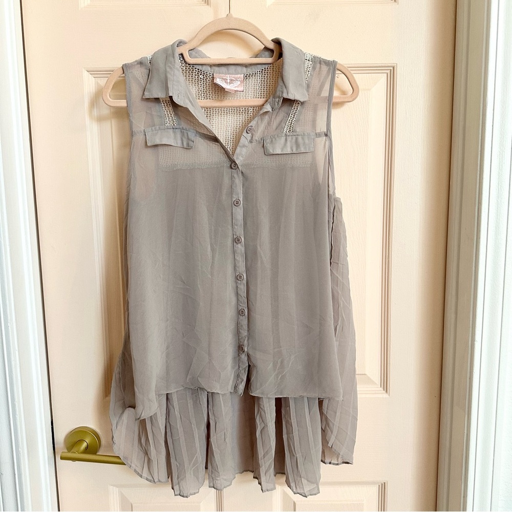 Grey Romeo and Juliet couture button up tank